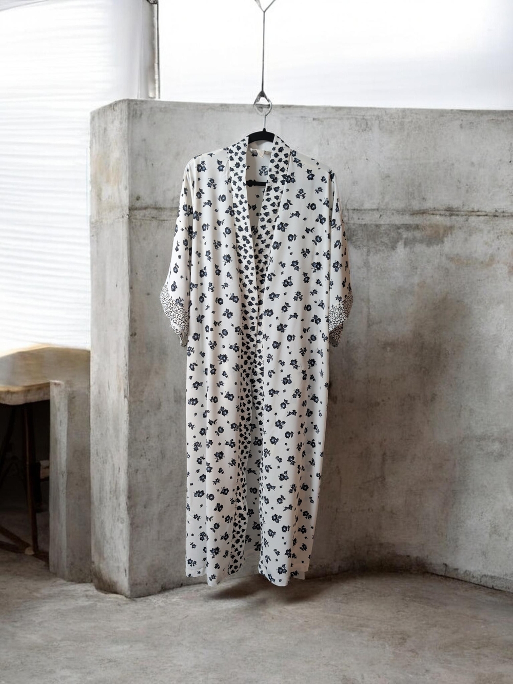 Natori Black and White Floral Long Robe